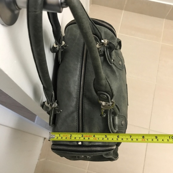 BCBG Grey Bag💋 - Picture 8 of 8